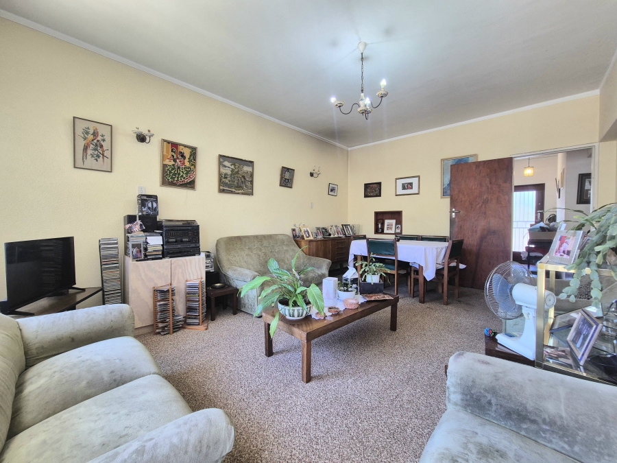 2 Bedroom Property for Sale in Wynberg Upper Western Cape